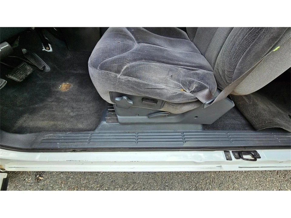 2002 GMC Sierra 2nd Gen - Image 13 of 31