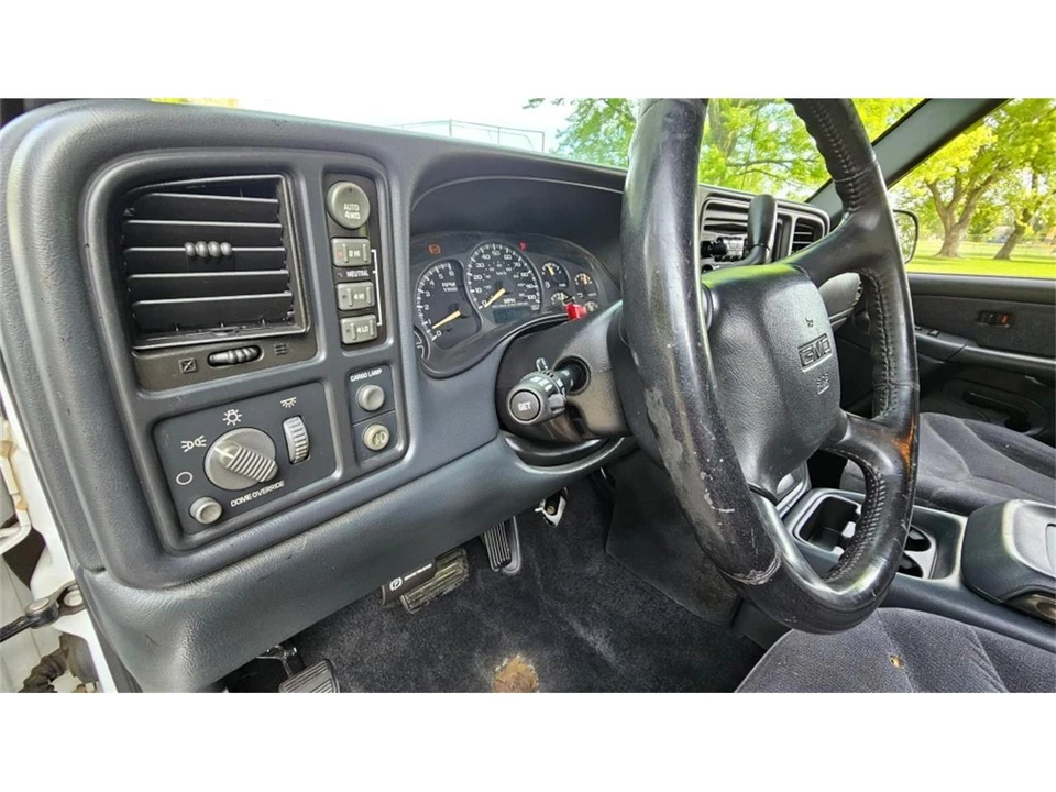 2002 GMC Sierra 2nd Gen - Image 20 of 31