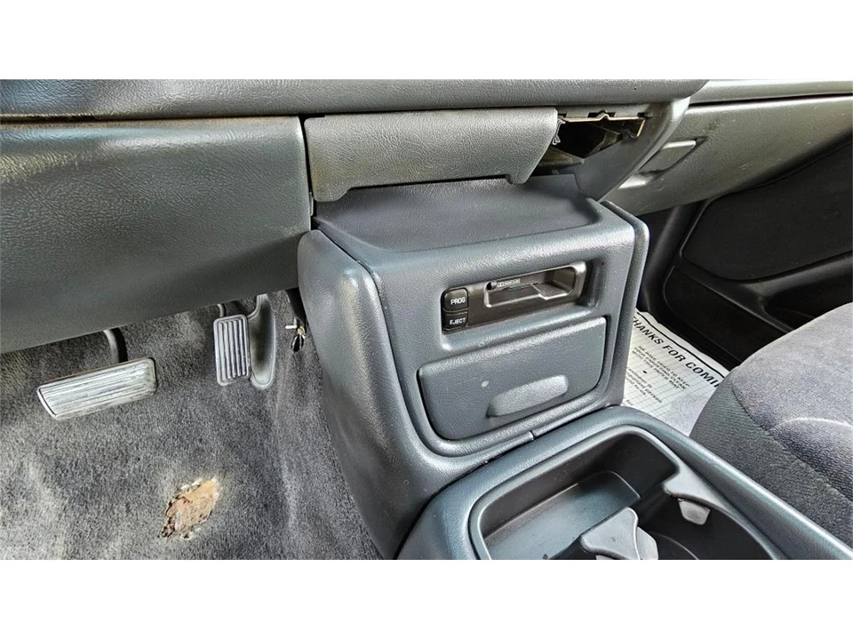 2002 GMC Sierra 2nd Gen - Image 23 of 31