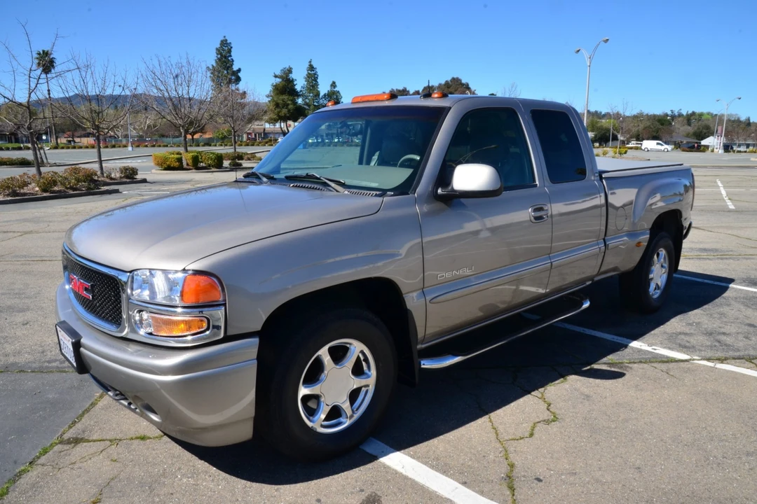 2002 GMC Sierra 2nd Gen - Image 12 of 31