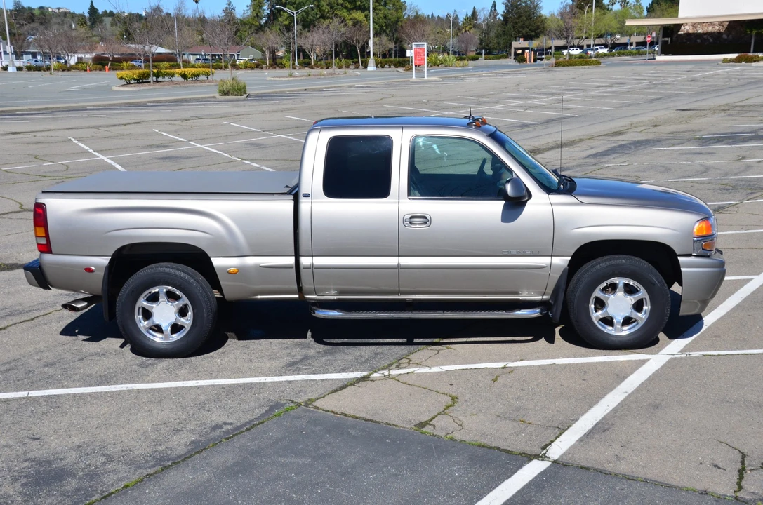 2002 GMC Sierra 2nd Gen - Image 6 of 31