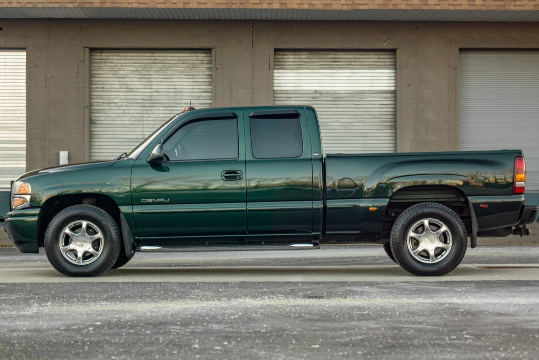 2002 GMC Sierra 2nd Gen - Image 9 of 31
