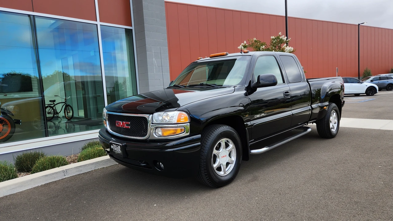 2002 GMC Sierra 2nd Gen - Image 4 of 31