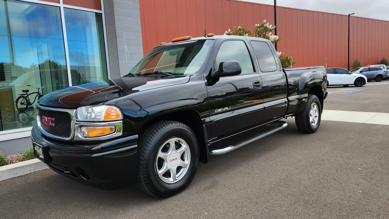 2002 GMC Sierra 2nd Gen - Image 5 of 31