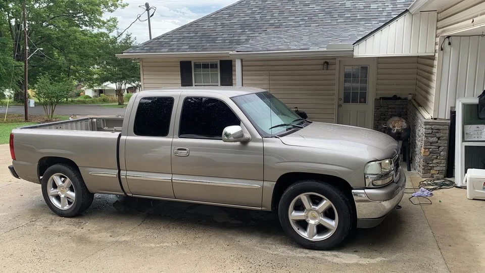 2002 GMC Sierra - Image 5 of 7