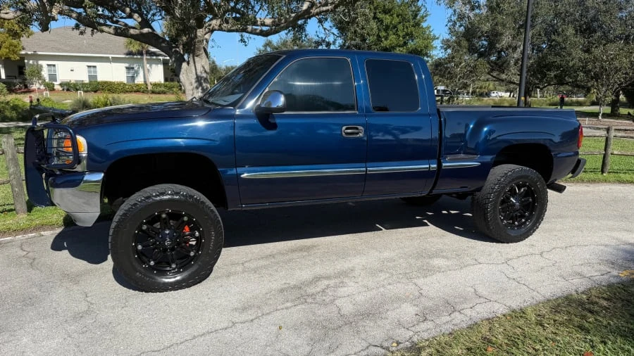 2002 GMC Sierra 1st Gen - Image 2 of 13