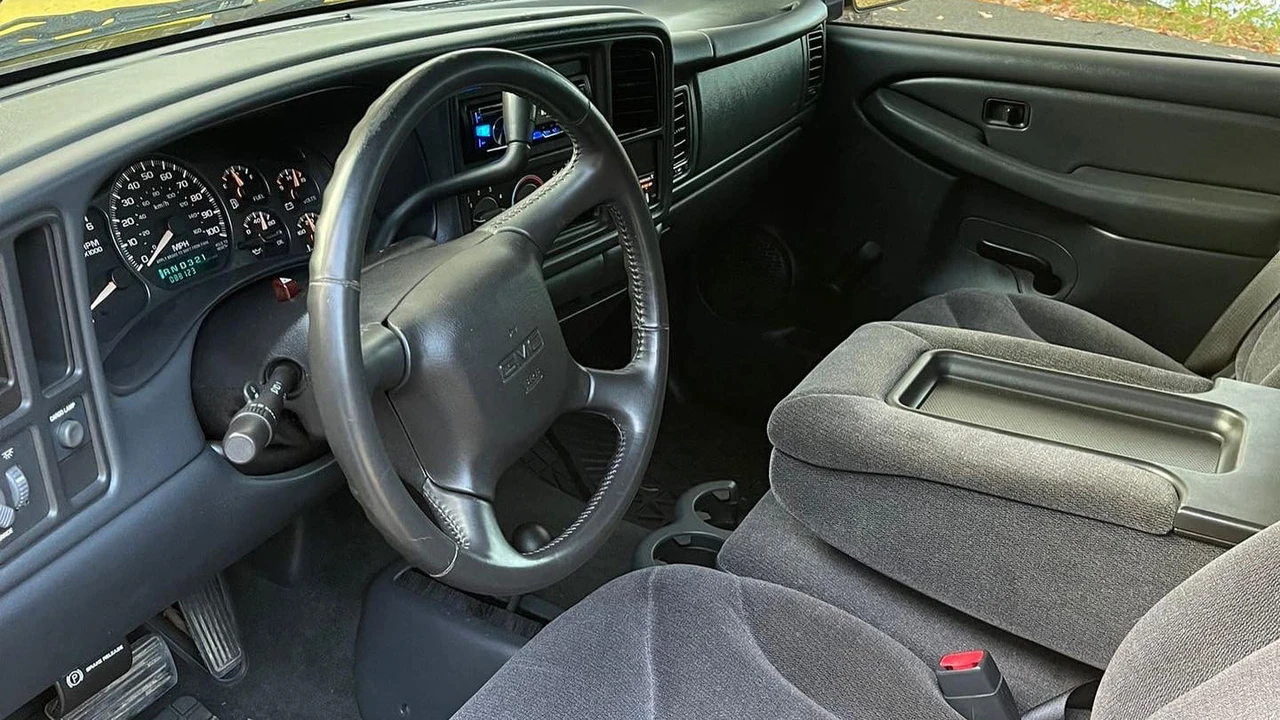 2002 GMC Sierra 2nd Gen - Image 6 of 9