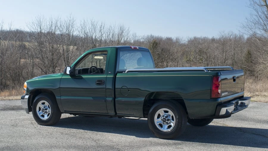 2002 GMC Sierra 2nd Gen - Image 3 of 12