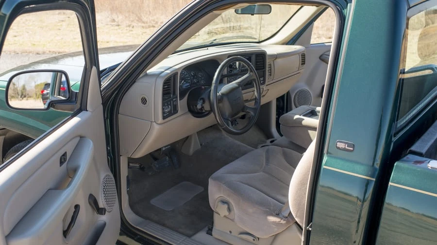 2002 GMC Sierra 2nd Gen - Image 4 of 12