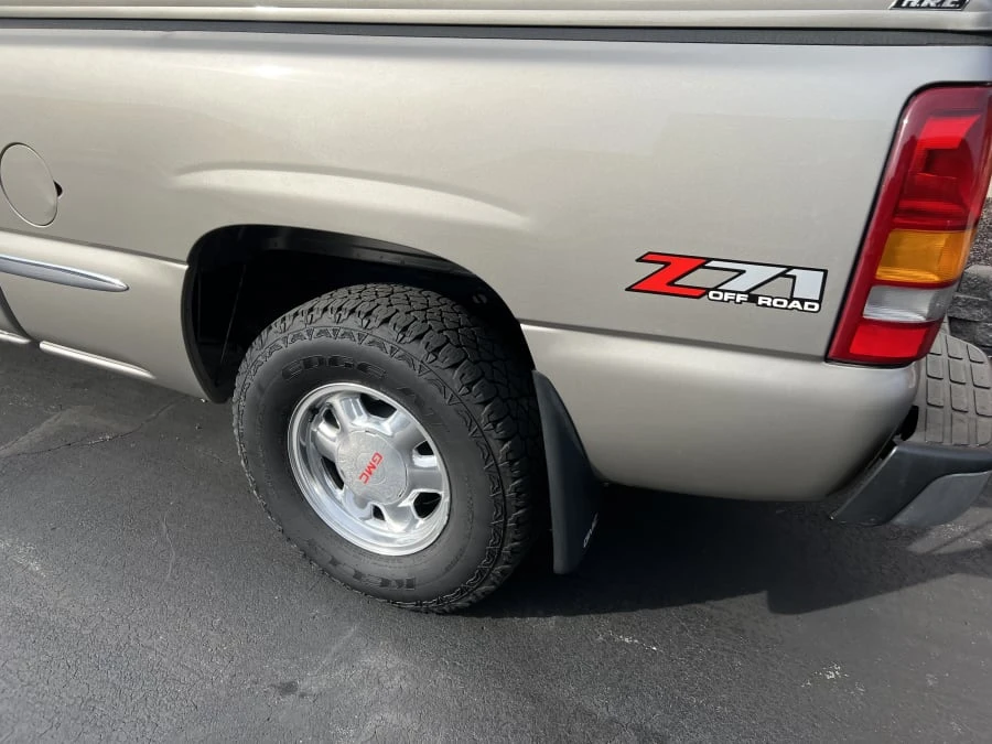 2002 GMC Sierra 2nd Gen - Image 4 of 11
