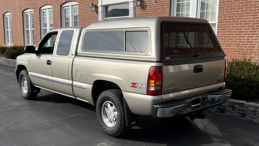 2002 GMC Sierra 2nd Gen - Image 3 of 11