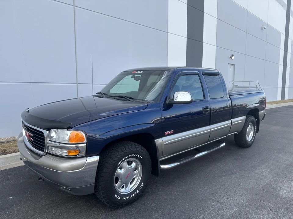 2002 GMC Sierra 2nd Gen - Image 3 of 31