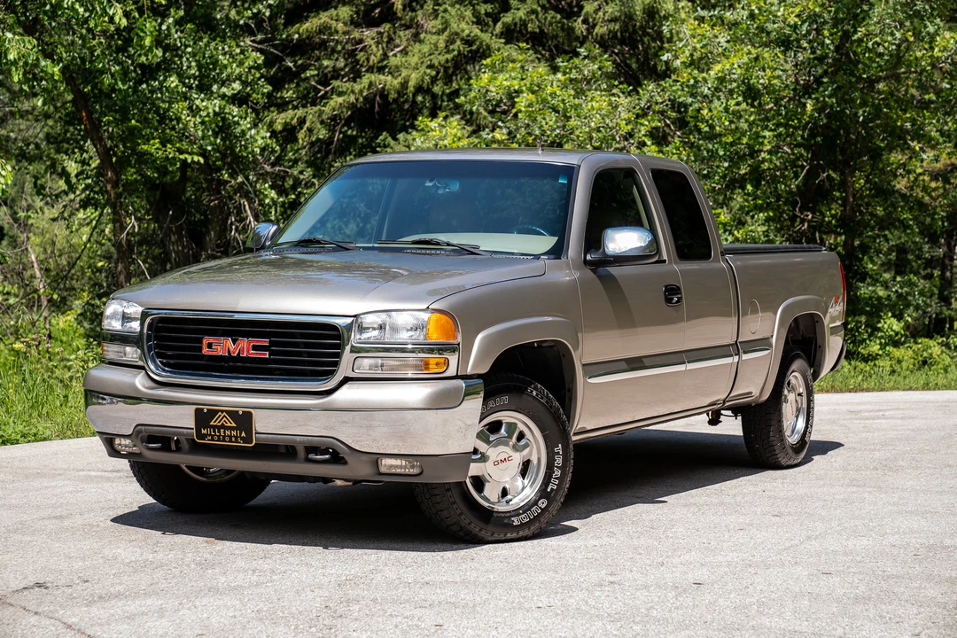 2002 GMC Sierra 2nd Gen - Image 9 of 31