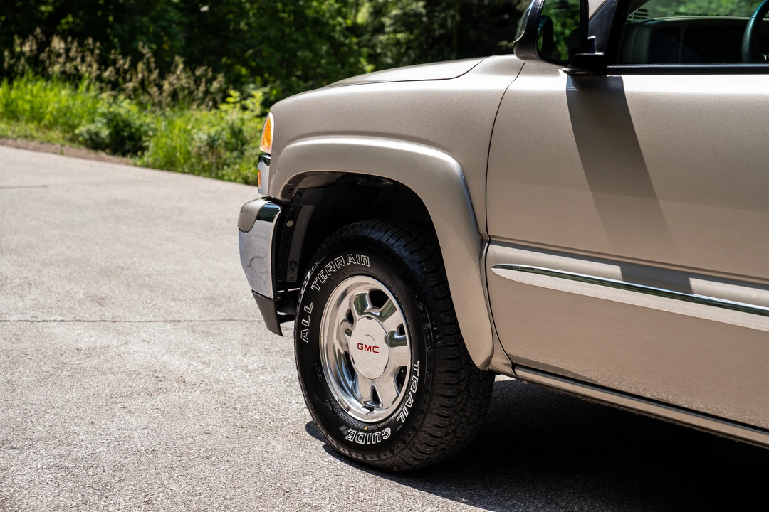 2002 GMC Sierra 2nd Gen - Image 29 of 31