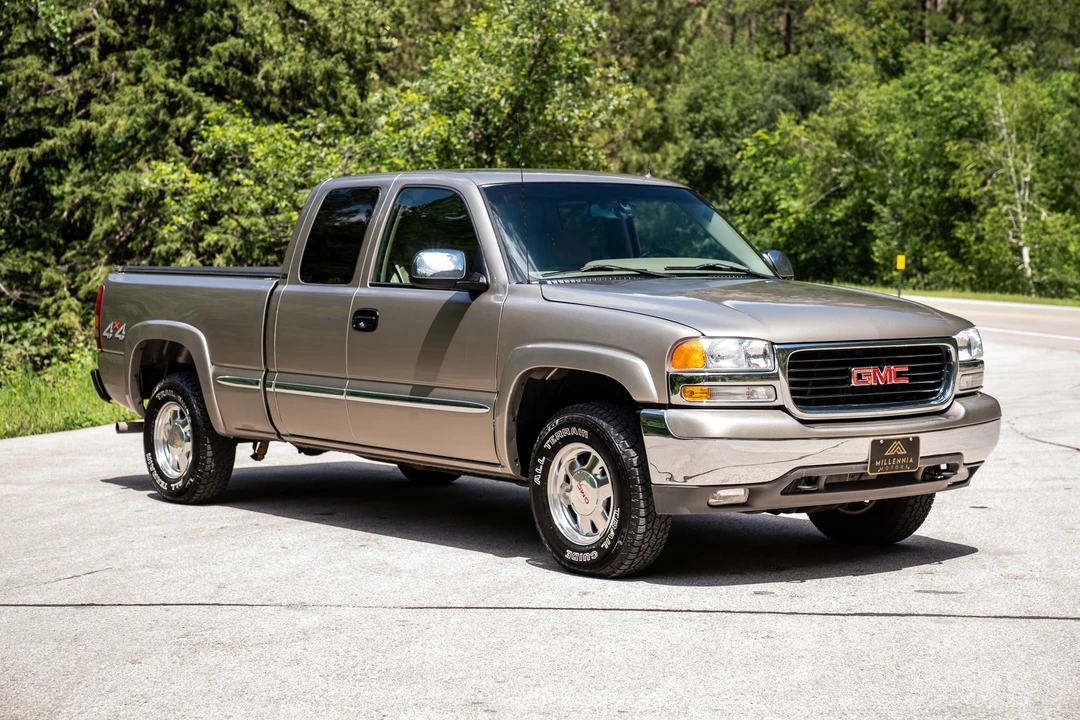 2002 GMC Sierra 2nd Gen - Image 4 of 31