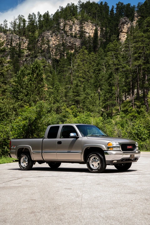 2002 GMC Sierra 2nd Gen - Image 5 of 31