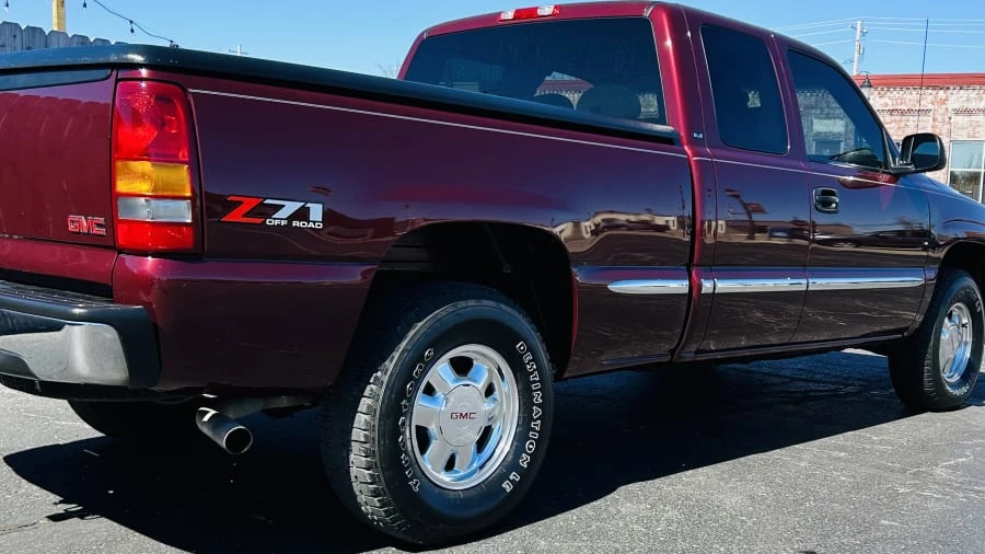 2002 GMC Sierra 2nd Gen - Image 5 of 12