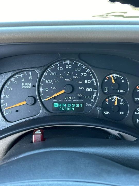 2002 GMC Sierra 2nd Gen - Image 9 of 12
