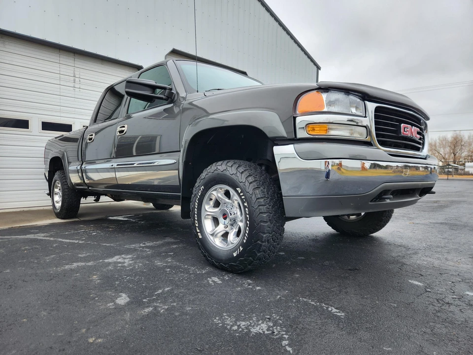 2002 GMC Sierra 1st Gen - Image 9 of 31