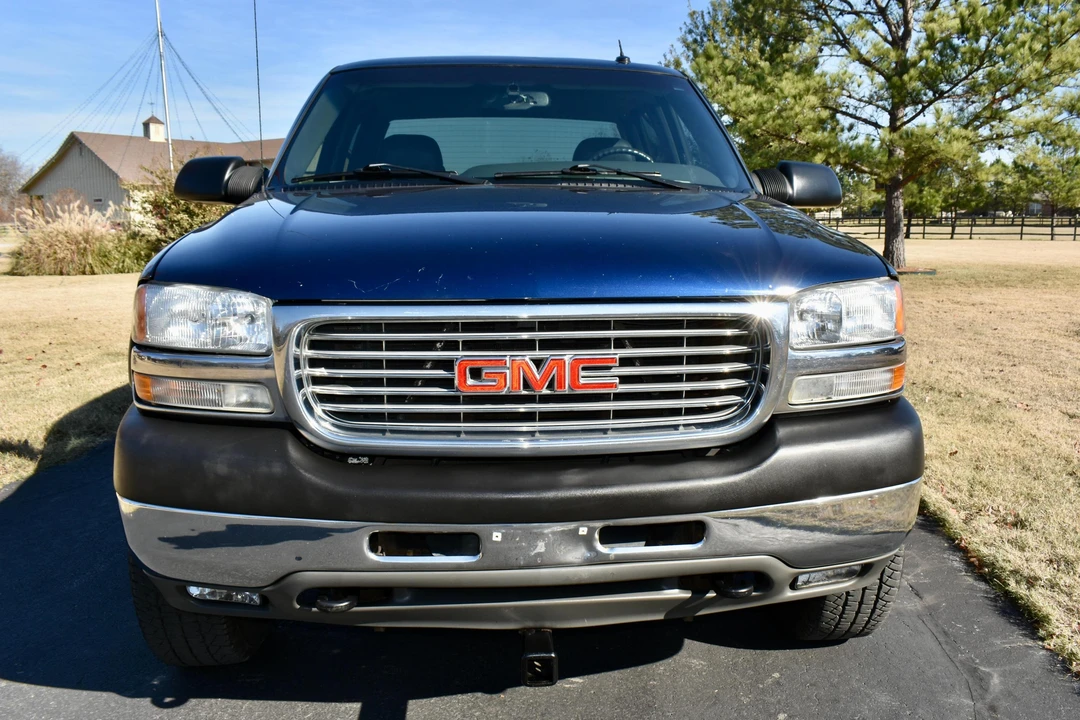 2002 GMC Sierra Heavy Duty 2nd Gen - Image 2 of 31