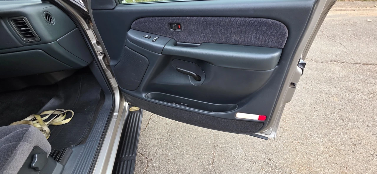 2002 GMC Sierra 1st Gen - Image 20 of 21