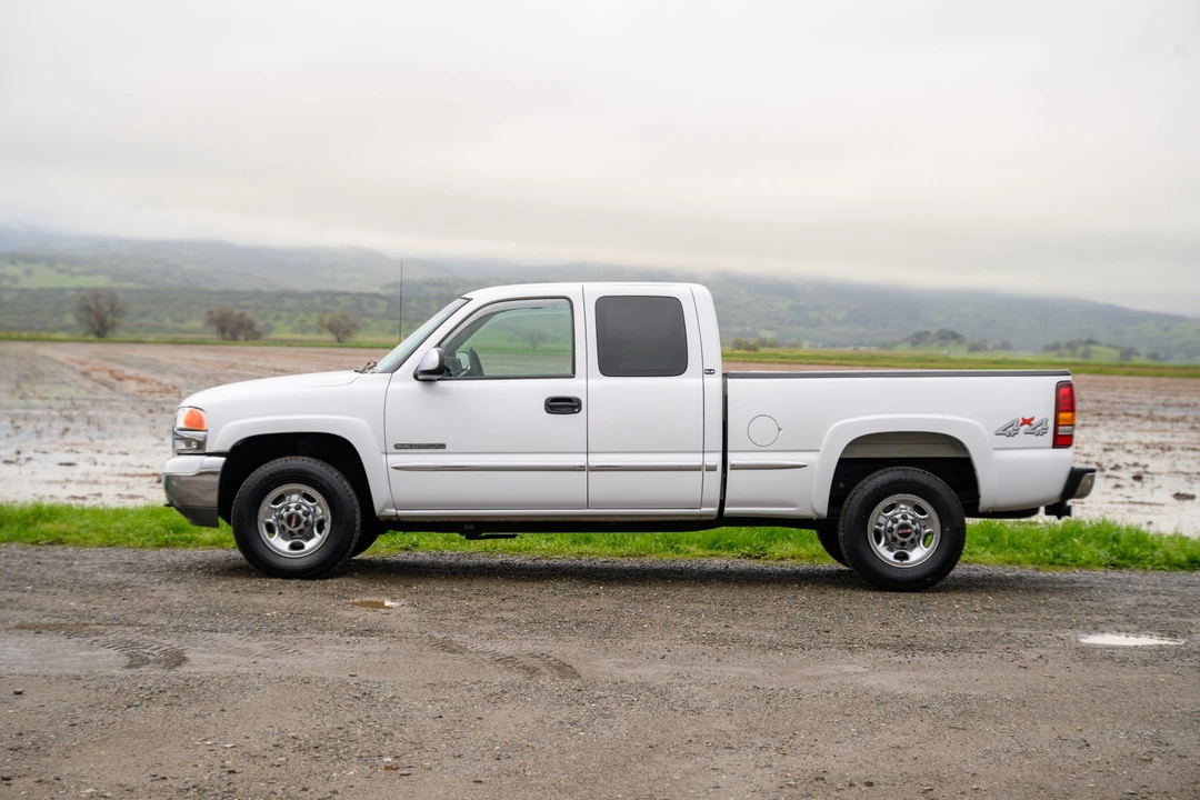 2002 GMC Sierra Heavy Duty 2nd Gen - Image 5 of 31