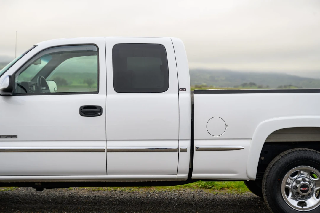 2002 GMC Sierra Heavy Duty 2nd Gen - Image 27 of 31