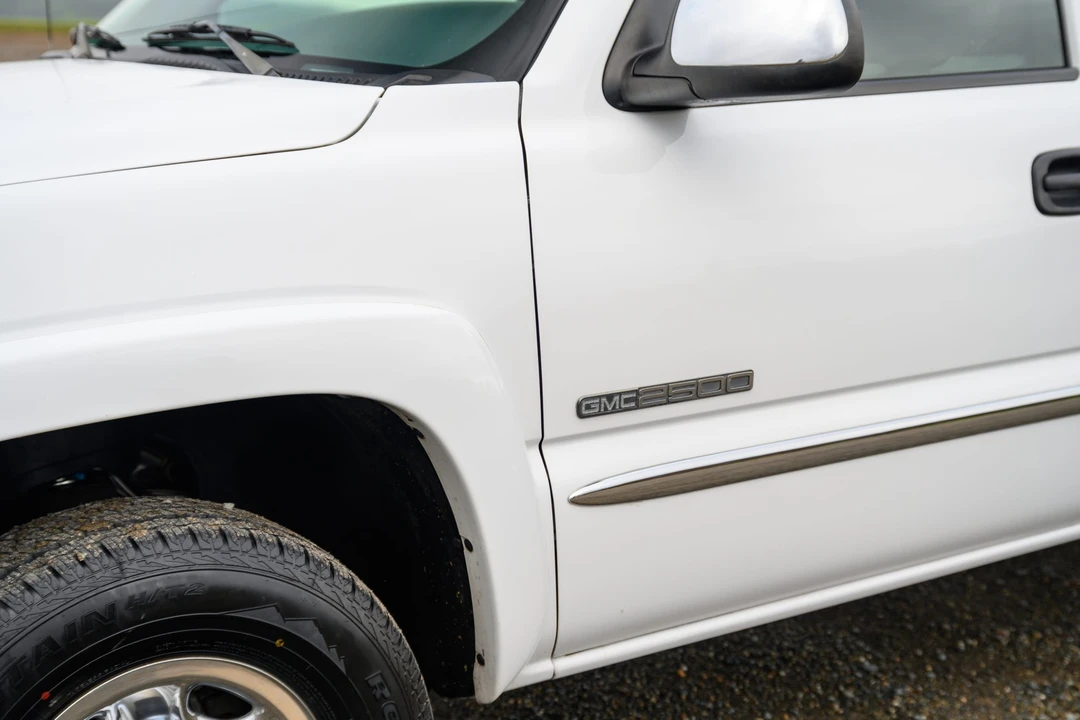 2002 GMC Sierra Heavy Duty 2nd Gen - Image 24 of 31