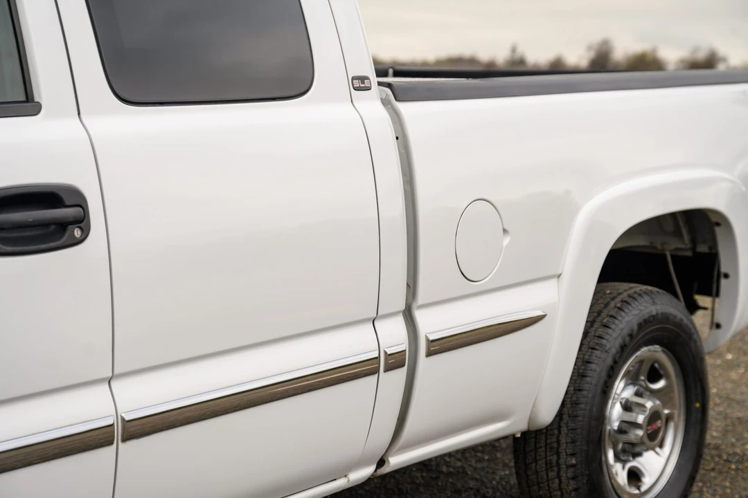 2002 GMC Sierra Heavy Duty 2nd Gen - Image 30 of 31