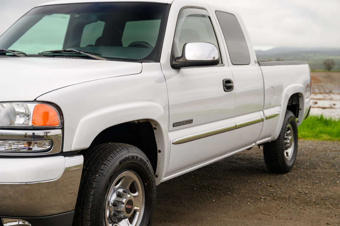 2002 GMC Sierra Heavy Duty 2nd Gen - Image 23 of 31
