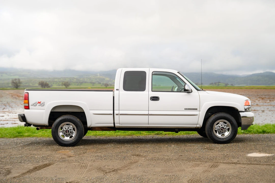 2002 GMC Sierra Heavy Duty 2nd Gen - Image 14 of 31