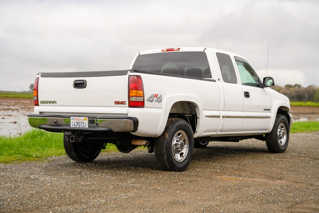 2002 GMC Sierra Heavy Duty 2nd Gen - Image 13 of 31