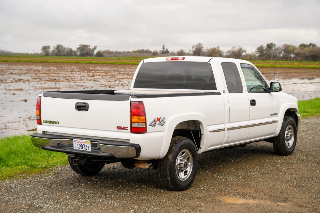 2002 GMC Sierra Heavy Duty 2nd Gen - Image 11 of 31