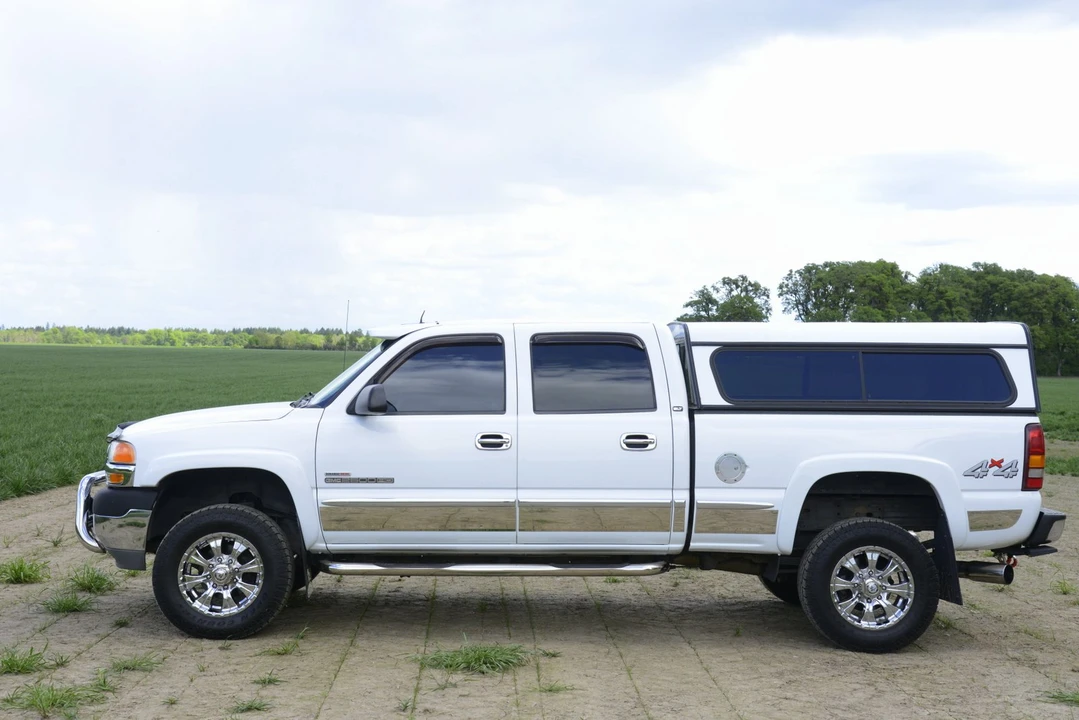 2002 GMC Sierra Heavy Duty 2nd Gen - Image 14 of 31