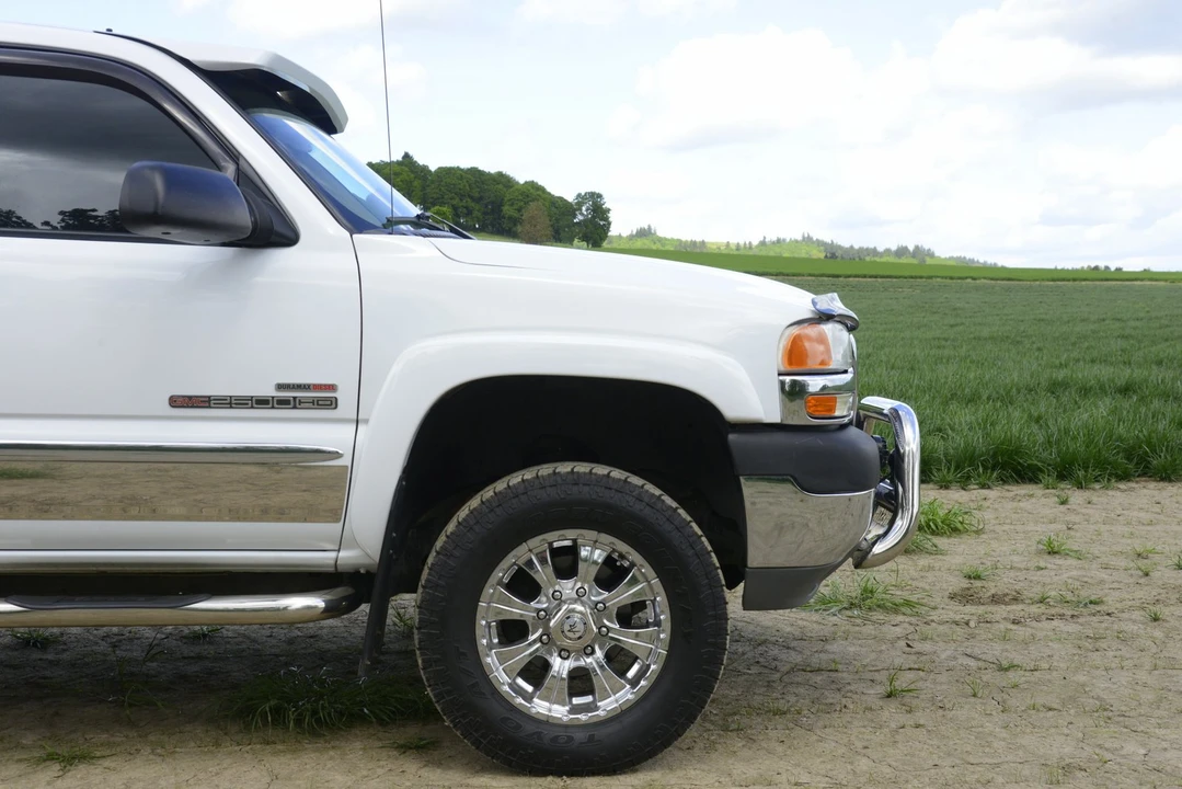 2002 GMC Sierra Heavy Duty 2nd Gen - Image 28 of 31