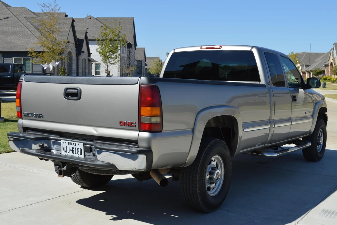 2002 GMC Sierra Heavy Duty 2nd Gen - Image 4 of 8
