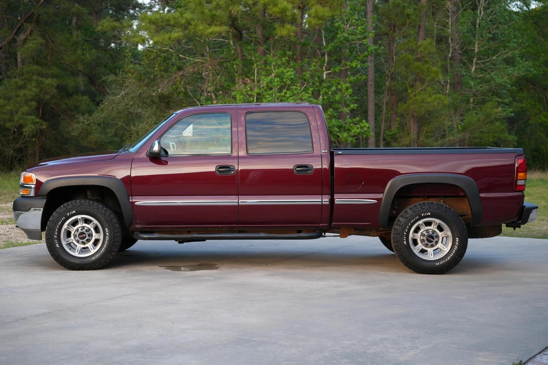 2002 GMC Sierra Heavy Duty 2nd Gen - Image 3 of 31