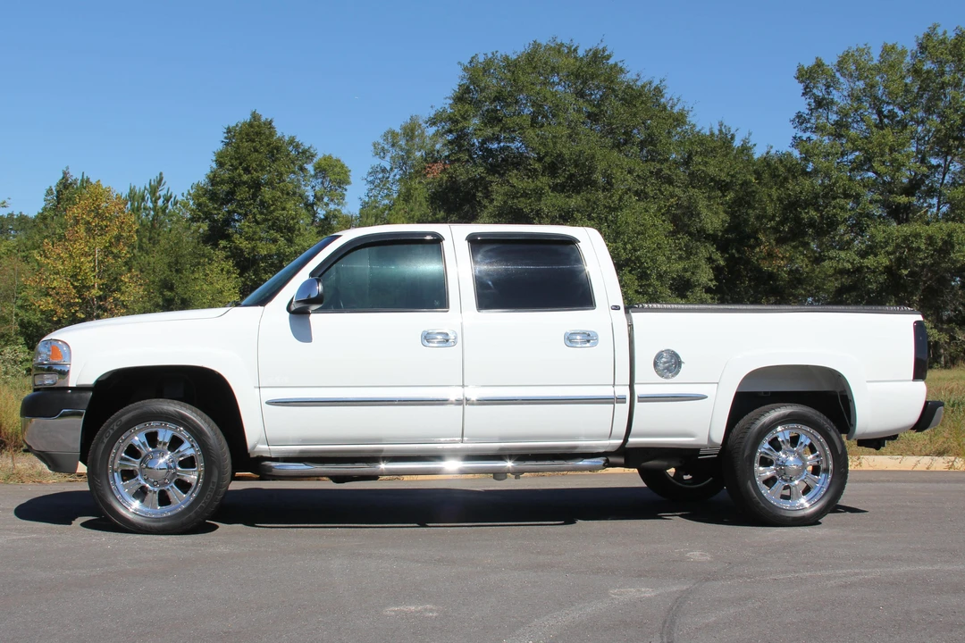 2002 GMC Sierra Heavy Duty 2nd Gen - Image 3 of 17