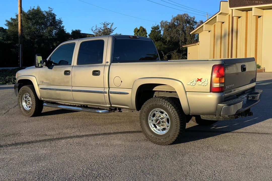 2002 GMC Sierra Heavy Duty 2nd Gen - Image 4 of 31