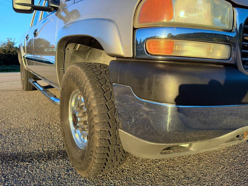 2002 GMC Sierra Heavy Duty 2nd Gen - Image 15 of 31