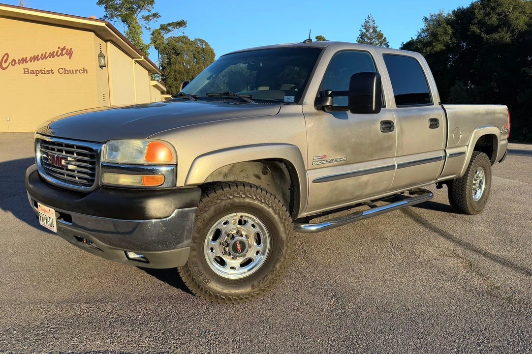 2002 GMC Sierra Heavy Duty 2nd Gen - Image 3 of 31