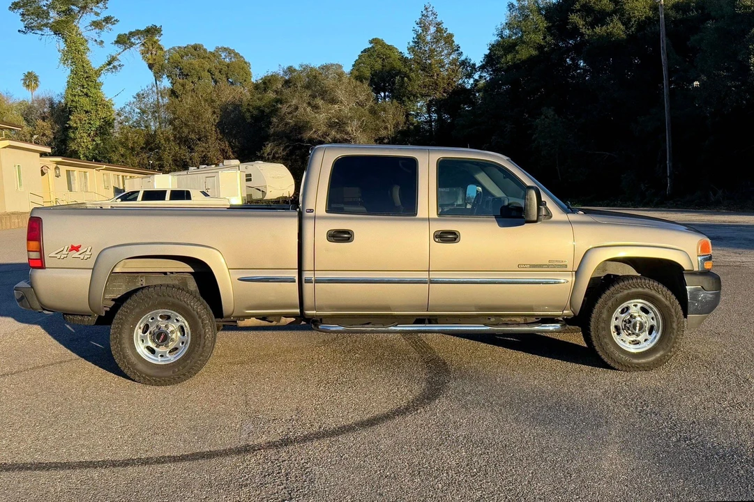 2002 GMC Sierra Heavy Duty 2nd Gen - Image 8 of 31