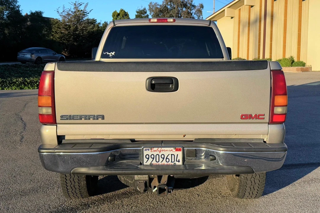 2002 GMC Sierra Heavy Duty 2nd Gen - Image 5 of 31