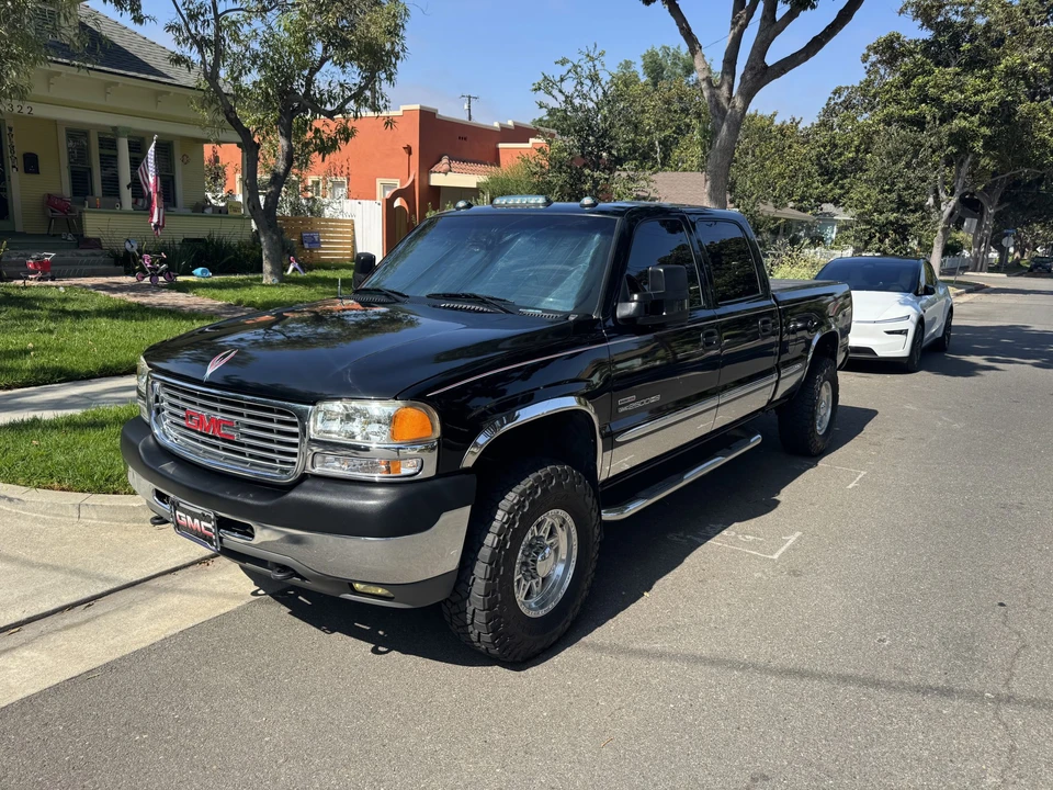 2002 GMC Sierra Heavy Duty 2nd Gen - Image 2 of 31