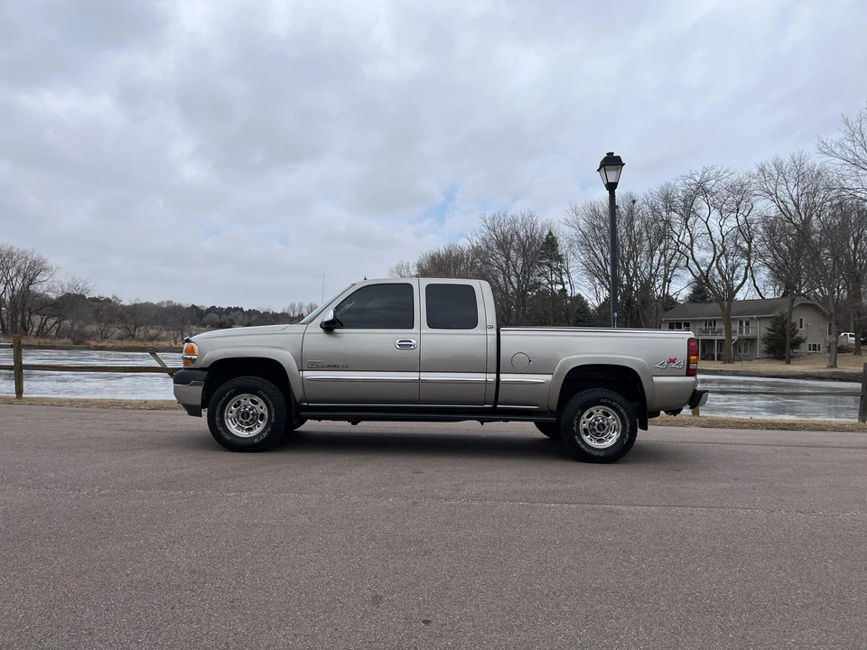 2002 GMC Sierra Heavy Duty 2nd Gen - Image 10 of 31