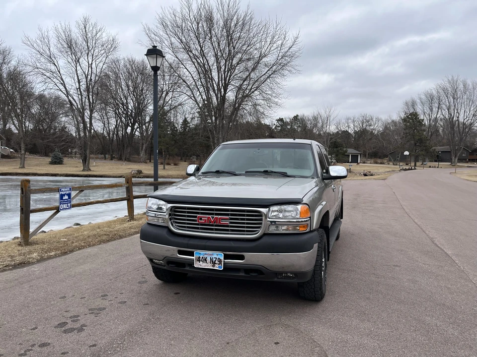 2002 GMC Sierra Heavy Duty 2nd Gen - Image 3 of 31