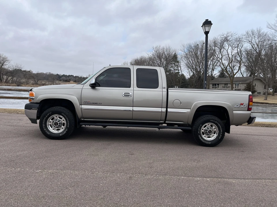 2002 GMC Sierra Heavy Duty 2nd Gen - Image 9 of 31