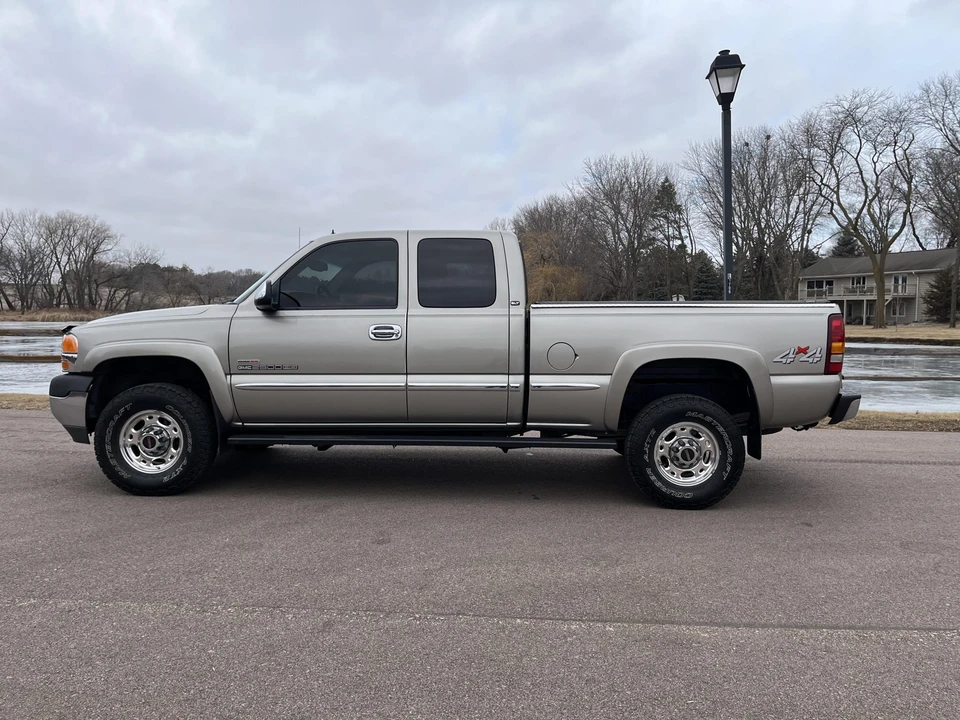 2002 GMC Sierra Heavy Duty 2nd Gen - Image 13 of 31