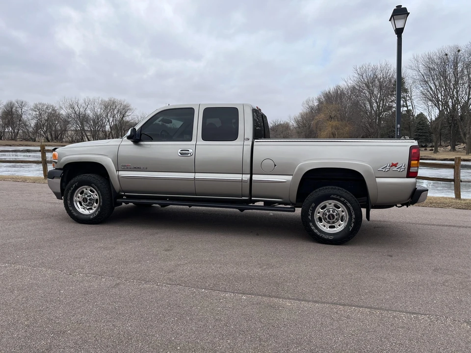 2002 GMC Sierra Heavy Duty 2nd Gen - Image 14 of 31