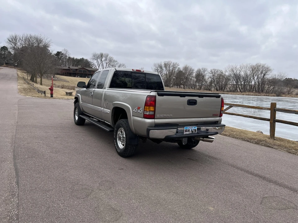 2002 GMC Sierra Heavy Duty 2nd Gen - Image 24 of 31